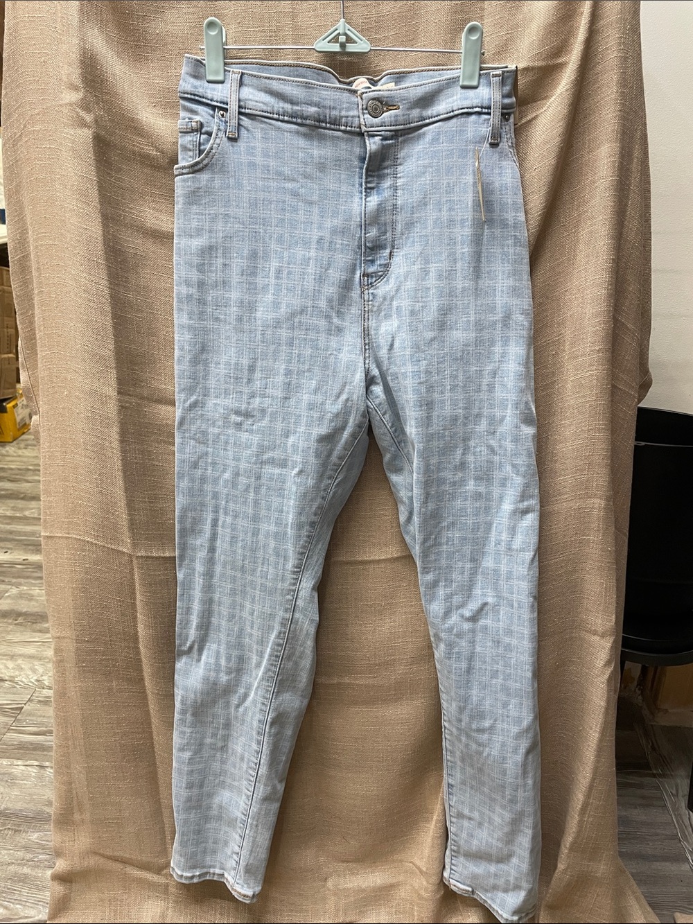 Levi's High-Rise Slim Jeans in Light Blue Wash